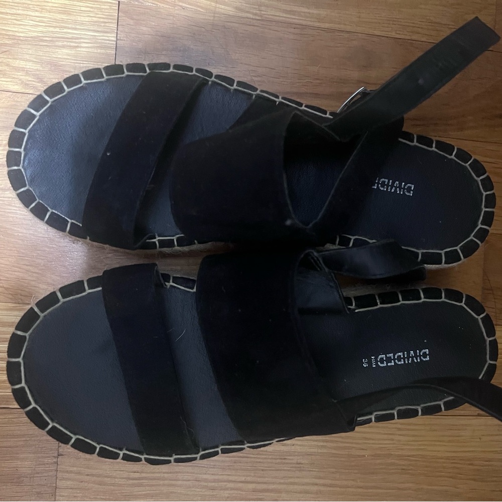 Divided Black Sandals